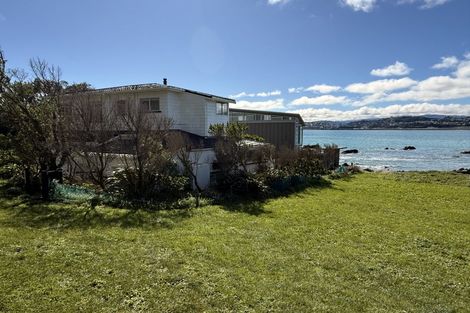 Photo of property in 281 Queens Drive, Lyall Bay, Wellington, 6022