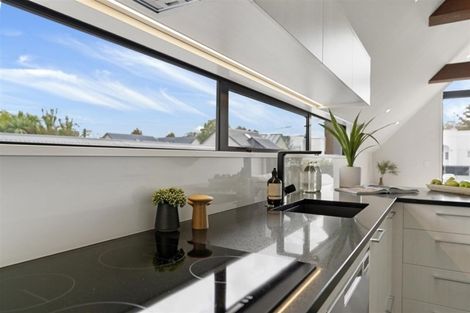 Photo of property in 10 Melrose Street, Roslyn, Dunedin, 9010