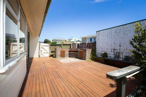 Photo of property in 4 Almora View, Ascot Park, Porirua, 5024