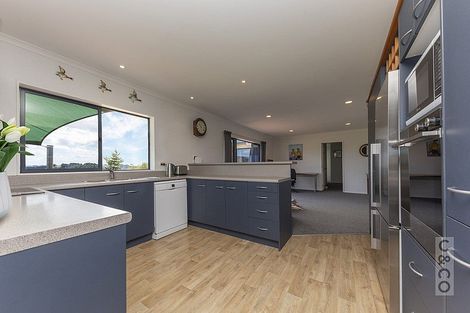 Photo of property in 118 Cottle Road, Taupaki, Henderson, 0782