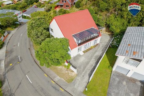 Photo of property in 39 Thurleigh Grove, Karori, Wellington, 6012