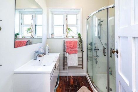 Photo of property in 102 Anzac Parade, Whanganui East, Whanganui, 4500