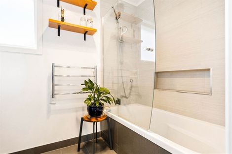 Photo of property in 45 Totara Road, Te Atatu Peninsula, Auckland, 0610