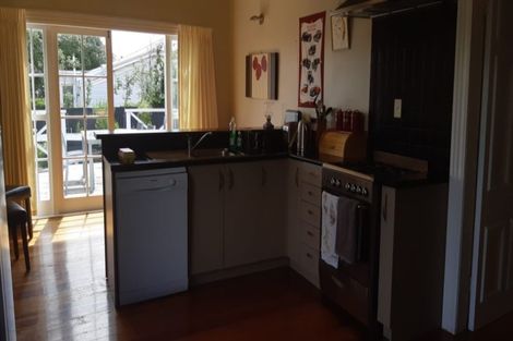 Photo of property in 62 Strasbourge Street, Martinborough, 5711