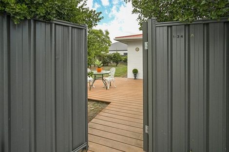 Photo of property in 2/34 Te Aute Road, Havelock North, 4130