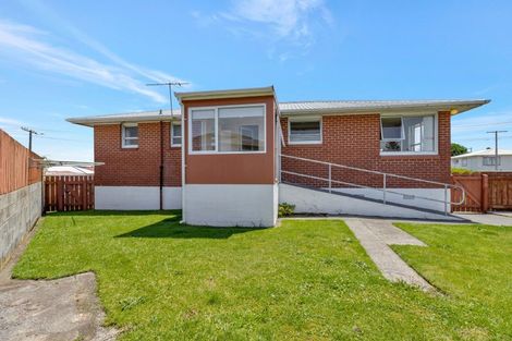 Photo of property in 6 Rospeath Crescent, Spotswood, New Plymouth, 4310