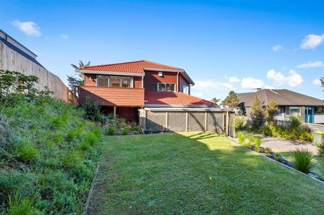Photo of property in 6 Elsfield Place, Torbay, Auckland, 0630