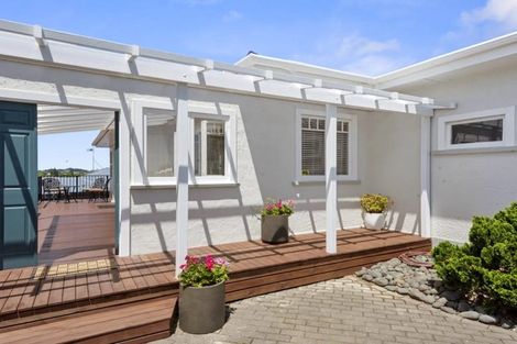 Photo of property in 55 Forest Lake Road, Forest Lake, Hamilton, 3200