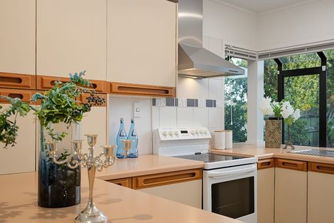 Photo of property in 4 Rhinevale Close, Henderson, Auckland, 0612