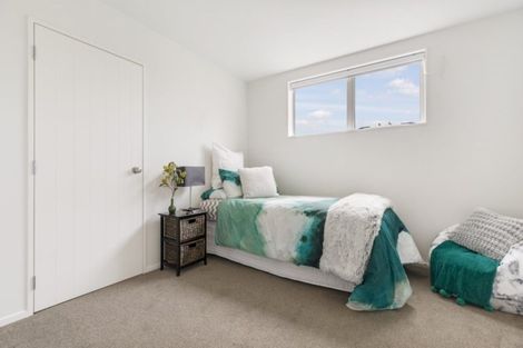 Photo of property in 114 Grand Drive, Orewa, 0931