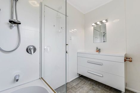 Photo of property in 44 Tudor Crescent, Chedworth, Hamilton, 3210