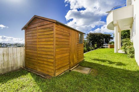 Photo of property in 3/133 Carlisle Road, Northcross, Auckland, 0632
