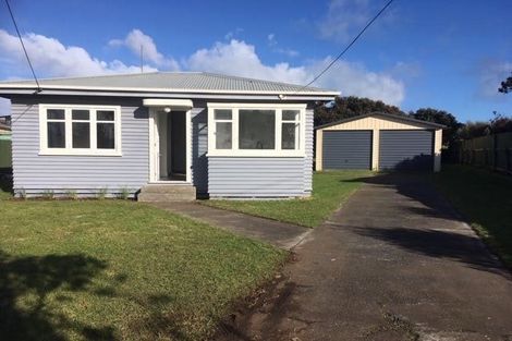 Photo of property in 19 Ashton Terrace, Castlecliff, Whanganui, 4501