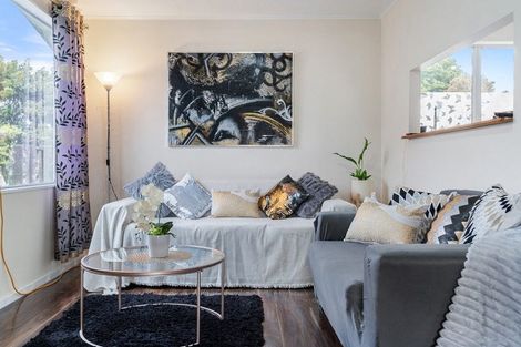 Photo of property in 8 Citril Place, Red Hill, Papakura, 2110