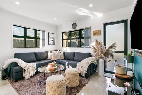 Photo of property in 15a Seaward Place, Wattle Downs, Auckland, 2103