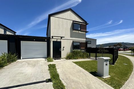 Photo of property in 52 Mawai Hakona Drive, Wallaceville, Upper Hutt, 5018