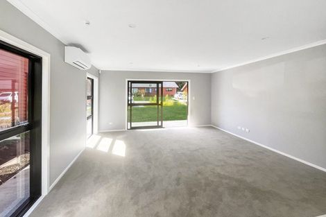 Photo of property in 8 Winnie Close, Acacia Bay, Taupo, 3330