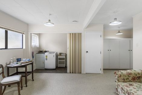 Photo of property in 20a East Coast Road, Milford, Auckland, 0620