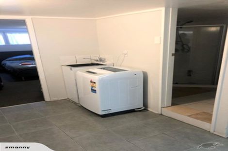 Photo of property in 10 Sylvan Crescent, Te Atatu South, Auckland, 0610