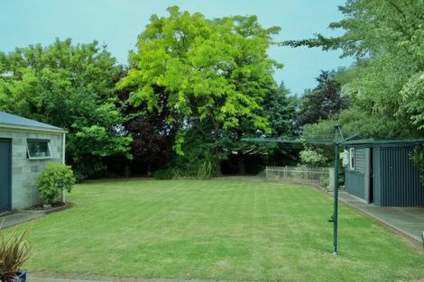 Photo of property in 92 Main North Road, Woodend, 7610