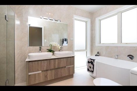 Photo of property in 11 Paso Fino Crescent, Karaka, Papakura, 2113