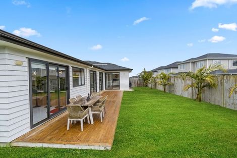 Photo of property in 5 Te Aramanu Crescent, Papakura, 2110