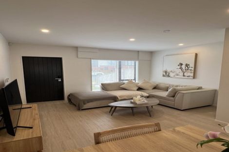 Photo of property in 11 Treeline Lane, Flat Bush, Auckland, 2019