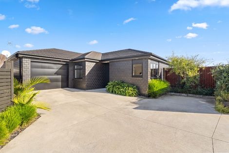 Photo of property in 27a Lillian Place, Orewa, 0931