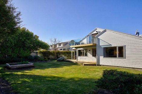 Photo of property in 5 Cedar Drive, Kelvin Heights, Queenstown, 9300