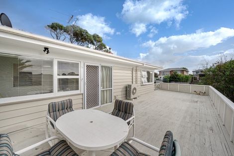 Photo of property in 125 Reeves Road, Pakuranga Heights, Auckland, 2010