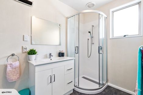 Photo of property in 2/366 Yaldhurst Road, Russley, Christchurch, 8042