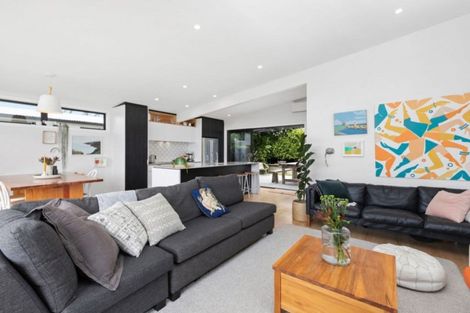 Photo of property in 35 Seaway Terrace, Otumoetai, Tauranga, 3110