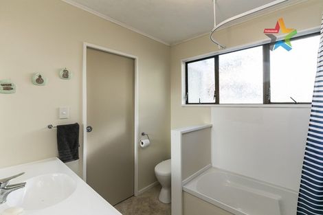 Photo of property in 4 Alanbrooke Place, Karori, Wellington, 6012