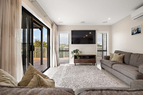 Photo of property in 60 Matua Road, Huapai, Kumeu, 0810