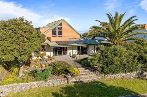 Photo of property in 17 Sunbrae Grove, Mount Maunganui, 3116
