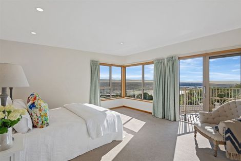 Photo of property in 210 Cannon Hill Crescent, Mount Pleasant, Christchurch, 8081