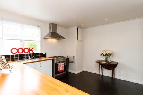 Photo of property in 16 Salisbury Avenue, Terrace End, Palmerston North, 4410