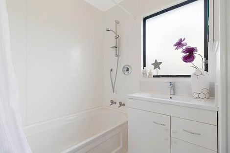 Photo of property in 1/23 Blacklock Avenue, Henderson, Auckland, 0612