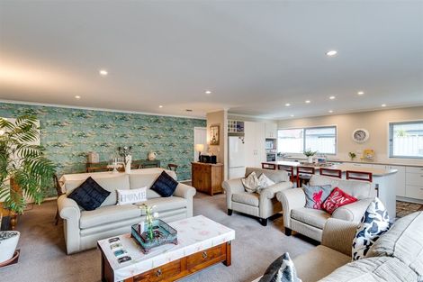 Photo of property in 1111b Karamu Road North, Mayfair, Hastings, 4122