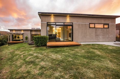 Photo of property in 11 Sumner Terrace, Aotea, Porirua, 5024