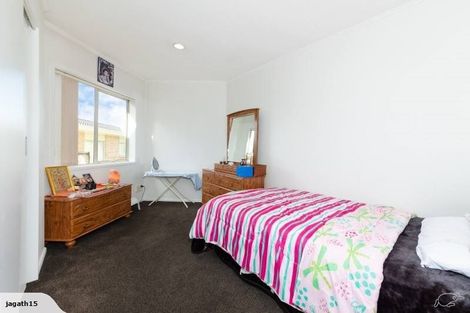 Photo of property in 25c Buscomb Avenue, Henderson, Auckland, 0610
