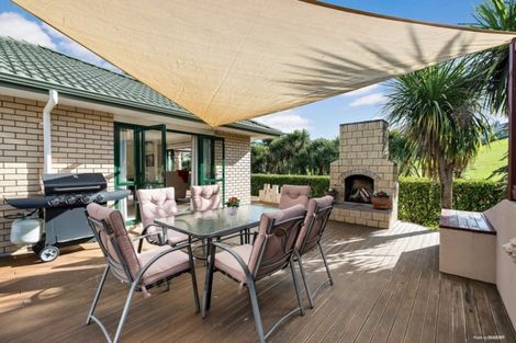 Photo of property in 15 Ina Ville Drive, Pukekohe, 2120