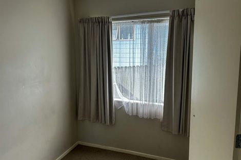 Photo of property in 16 Kelman Road, Kelston, Auckland, 0602