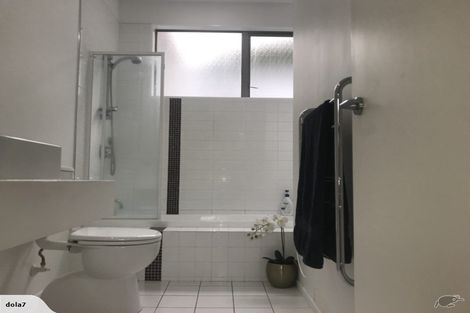 Photo of property in 10 Tiketike Way, Brooklyn, Wellington, 6021