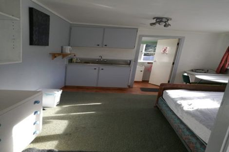 Photo of property in 104 Parkvale Road, Karori, Wellington, 6012