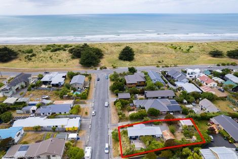 Photo of property in 17 Tovey Street, New Brighton, Christchurch, 8061