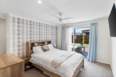 Photo of property in 3a Shillingford Boulevard, Rolleston, 7615