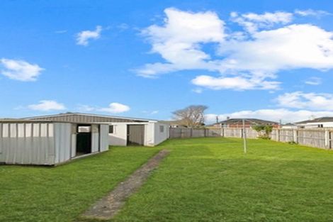 Photo of property in 18-24 Devon Crescent, Bulls, 4818