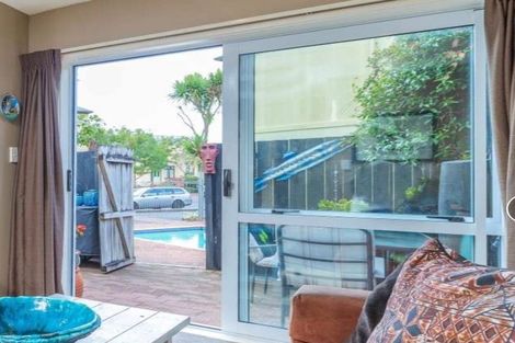 Photo of property in 14/30 John Jennings Drive, Oteha, Auckland, 0632