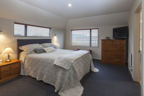 Photo of property in 37 Marble Wood Drive, Papanui, Christchurch, 8053